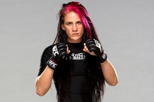 Бывшая фигуристка добилась победы в UFC